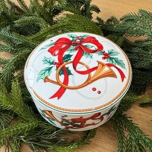 Mikasa Festive Holiday Decorative small jar